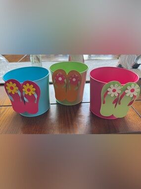 Source Unknown Bright Blue, Green, Pink Flip-Flop Metal Planters NIB